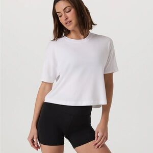 Vuori Women's White Short Sleeve Energy Crewneck Top Tee - Size Small